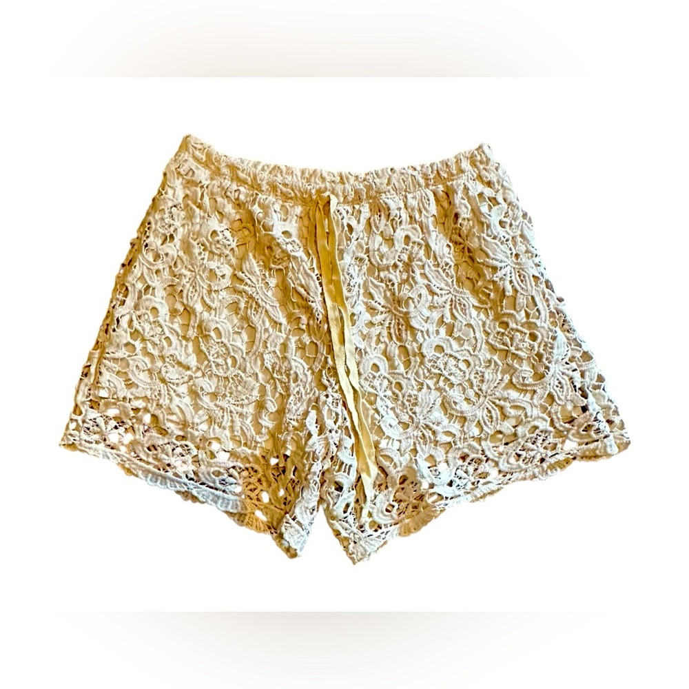 HIP Women’s Lace Boho Shorts – Size M – Stretch Waist